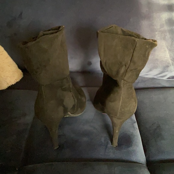 Black ankle booties - Picture 3 of 4